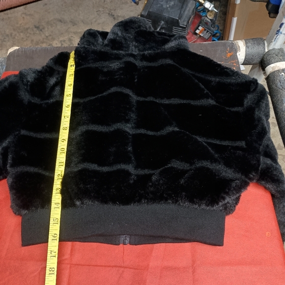 SHEIN Black Puffer Jacket Modern Cozy Design - Picture 5 of 11